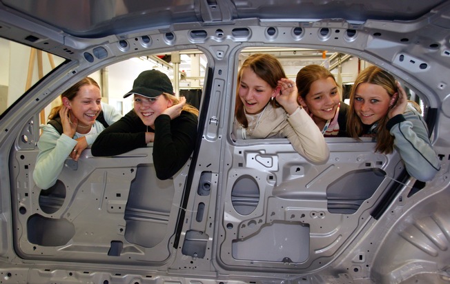 Ford-Werke GmbH: Ford lädt erstmals auch Lehrkräfte zum Girls' Day ein