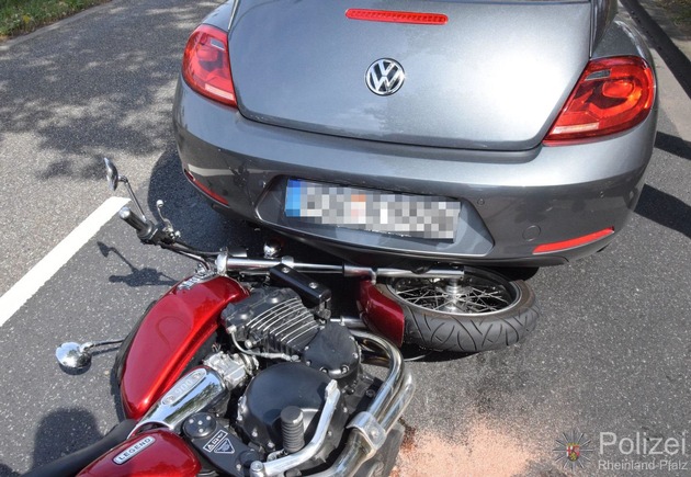 POL-PPWP: Unfall in der Mainzer Straße - Motorradfahrer leicht verletzt