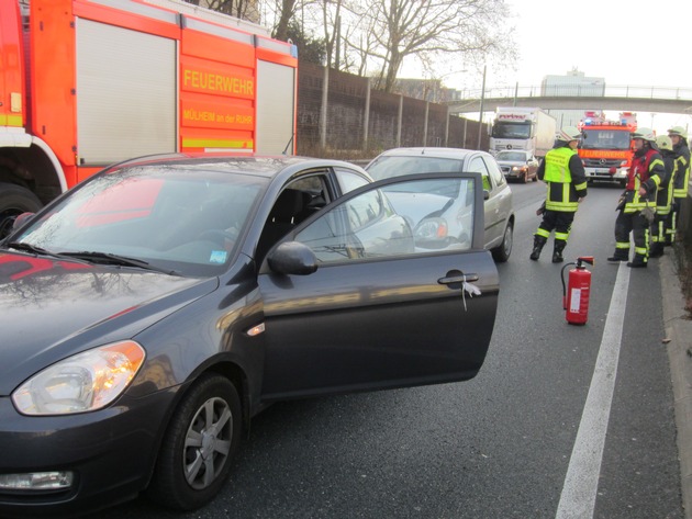 FW-MH: Verkehrsunfall auf der BAB 40 mit zwei Verletzten / Hubschraubereinsatz bei chirurgischem Notfall