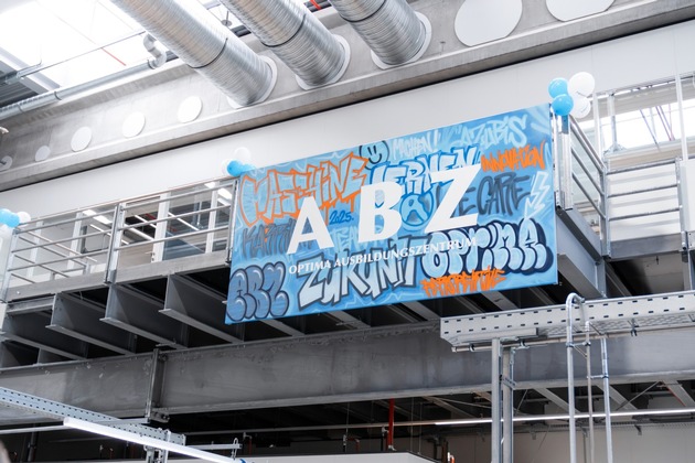 Investition in die Zukunft: OPTIMA weiht neues Ausbildungs-zentrum ein