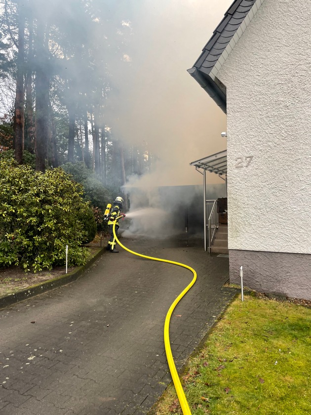 FW Lage: Feuer 3: Erhöhung von Feuer 2 auf 3 / Caportbrand in Hörste - 03.02.2021 - 10:43 Uhr