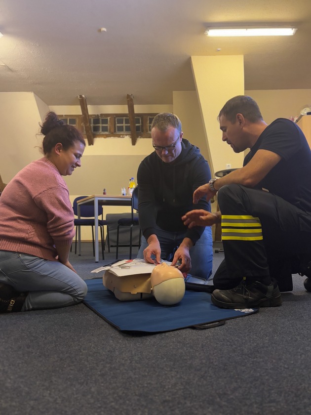 FW Bremerhaven: Informationsabend zu Erster Hilfe und AED bei der Freiwilligen Feuerwehr Weddewarden