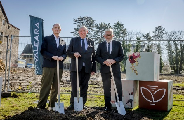 VALEARA-Gruppe: Mit NRW-Gesundheitsminister Laumann: VALEARA setzt ersten Spatenstich f&uuml;r neue Kinder- und Jugendpsychiatrie in Bochum Linden / 32-Millionen-Euro-Neubau offiziell auf den Weg gebracht