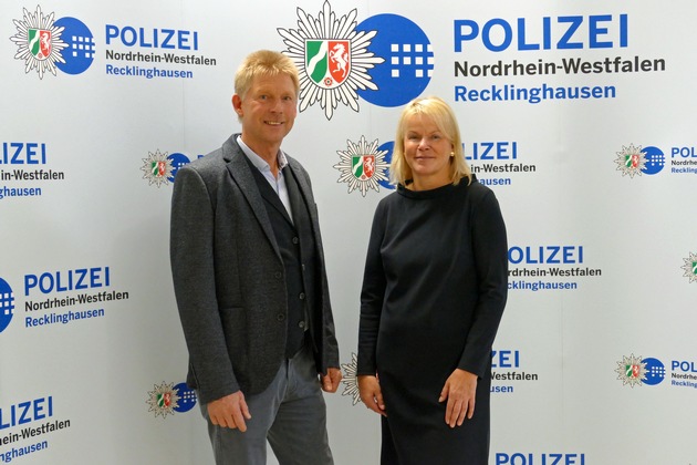 POL-RE: Gladbeck: PHKin Sandra Hasewinkel wird neue Leiterin des Bezirks- und Schwerpunktdienstes