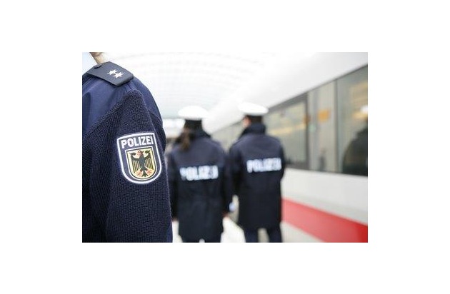 BPOL-KS: Bundespolizei nimmt Taschenwühler fest