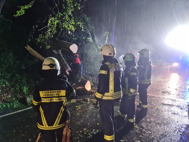 FW-EN: Unwetter mit Starkregen traf das nördliche Stadtgebiet - 9 Einsätze insgesamt