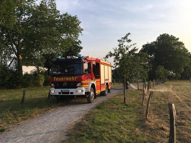 FW-GE: Verkehrsunfall auf der Autobahn A42, nachbarschaftliche Hilfe in Gladbeck, Bäume wässern im Nordsternpark - Insgesamt 164 Einsätze für die Feuerwehr Gelsenkirchen