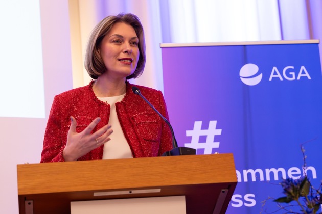 AGA-Jahrestagung mit DIHK-Hauptgesch&auml;ftsf&uuml;hrerin Dr. Helena Melnikov