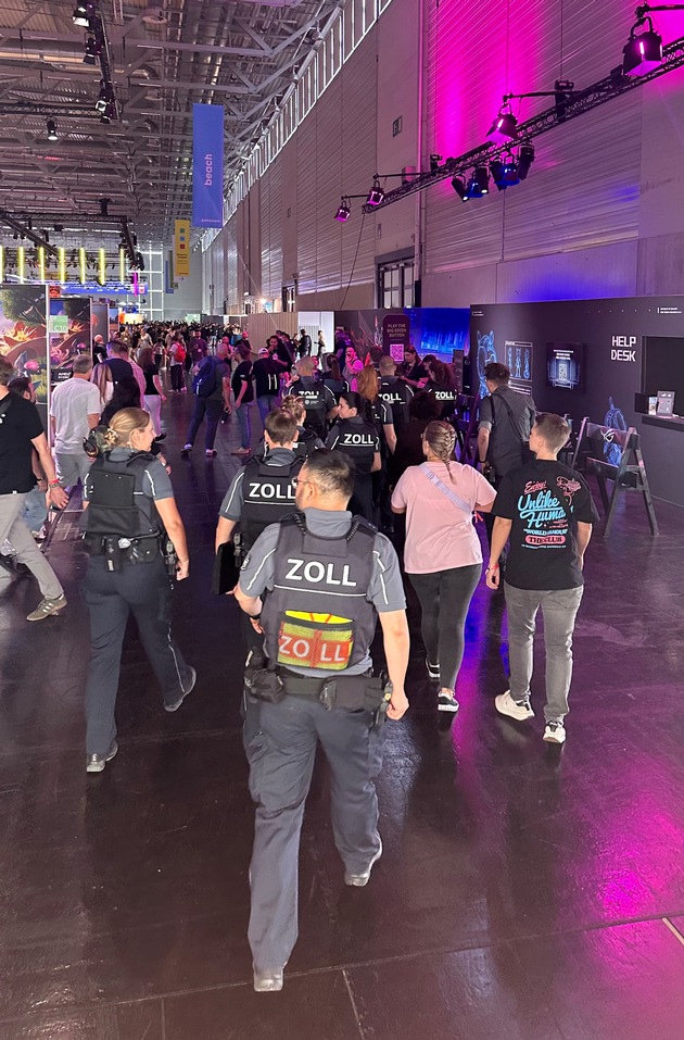 HZA-K: Großeinsatz des Kölner Zolls auf der Gamescom/Bei rund 60 Personen Anhaltspunkte für Schwarzarbeit und Leistungsmissbrauch aufgedeckt, auch minderjährigen Deutsch-Libanesen als Ordner angetroffen