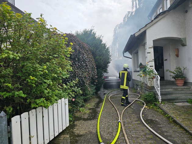 FW-AR: Dunkler Rauch über Arnsberg-Bruchhausen