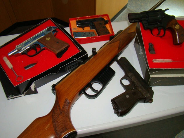 POL-NOM: Amnestie bis zum Jahresende für die Abgabe illegaler Waffen - Bilder im Anhang -