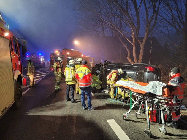 POL-STD: Unfall im dichten Nebel - 73-jährige Autofahrerin in Stade verletzt