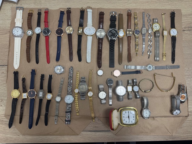 POL-Bremerhaven: Polizei stellt Diebesgut sicher und sucht Eigentümer