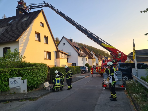 FW-PL: Ortsteil Stadtmitte - Kaminbrand in Wohnhaus