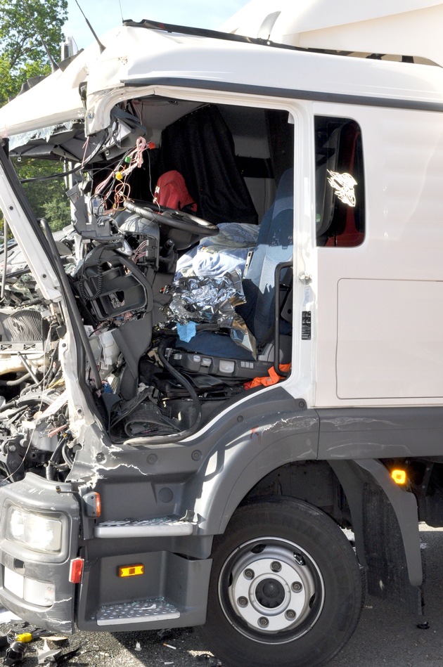 POL-WL: Lkw-Fahrer eingeklemmt ++ Buchholz - Polizei, Dein Freund und Helfer ++ Winsen/Rottorf - Einbruch in Imbiss ++ Und weitere Meldungen