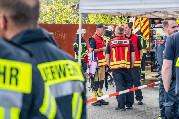 FW Dinslaken: Finale Ausgabe: Feuerwehren aus dem Kreis Wesel messen sich zum letzten Mal in Dinslaken