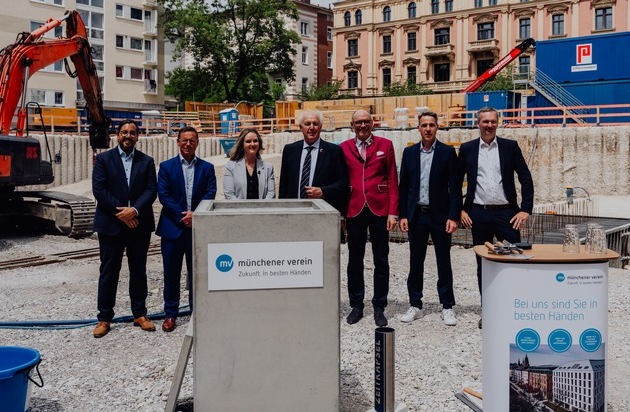 Ein Fundament für die Zukunft: Münchener Verein feiert die Grundsteinlegung des "Stadtpalais"