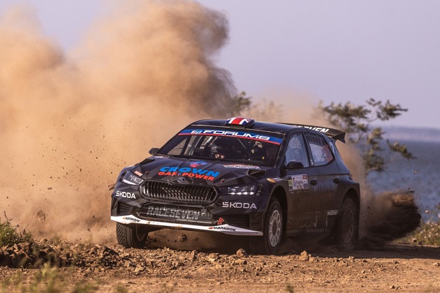 Rallye Saudi-Arabien: Škoda Fahrer und Beifahrer greifen nach WRC2 Challenger-Titeln