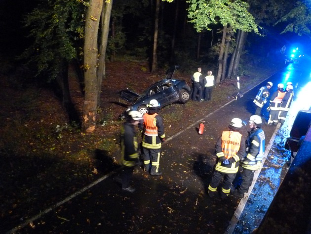 FW-DT: Verkehrsunfall mit drei verletzten Personen