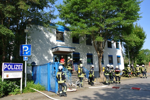 POL-VDMZ: Brand in Polizeidienststelle - Polizeiautobahnstation evakuiert
