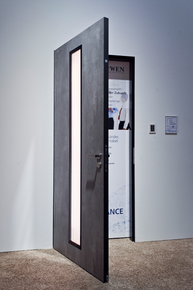 Integration von LightGlass Technologien in Produkte von Innovationspartnern ein voller Erfolg auf der BAU 2017 in München - BILD