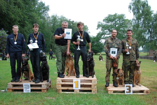 POL-NI: Wettkampf der Polizeihunde und der Diensthundführer - -Bilder im Download-