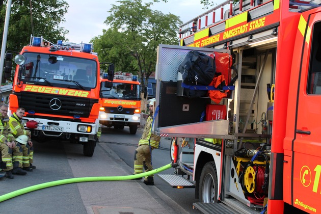 POL-STD: Gasaustritt in Stader Wohnhaus - umliegende Häuser werden evakuiert