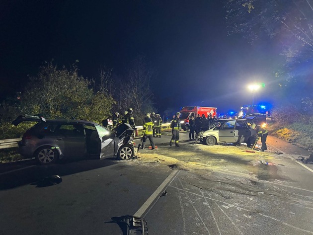 FW-EN: Schwerer Verkehrsunfall in der Nacht zum Sonntag