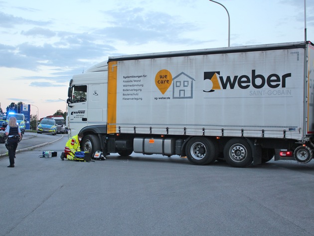 POL-ME: Fußgängerin geriet unter einen 26-Tonner - Wülfrath - 2206142