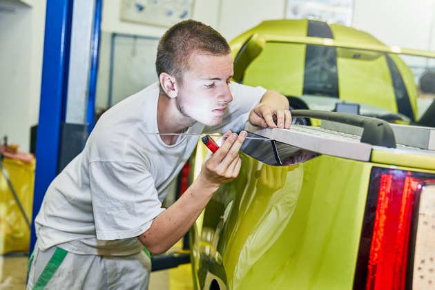 SKODA ELEMENT: SKODA Auszubildende bauen Elektro-Buggy (FOTO)