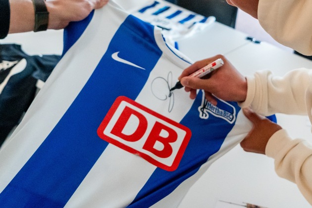 Blau-wei&szlig;er Saisonabschluss: Hertha-Stars zum Anfassen in den Spandau Arcaden