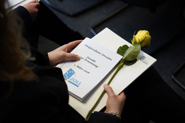 HZA-DD: Hauptzollamt Dresden begr&uuml;&szlig;t Nachwuchskr&auml;fte / Zw&ouml;lf Anw&auml;rterinnen und Anw&auml;rter starten ihr duales Studium