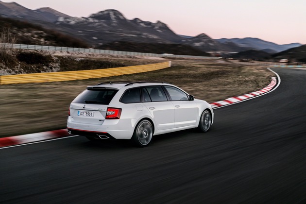 SKODA OCTAVIA RS: der stärkste OCTAVIA aller Zeiten (FOTO)