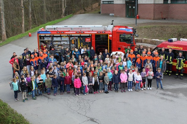 FW-OE: Brandschutztag an der Grundschule Kirchhundem