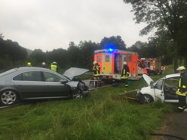 FW Lügde: Technische Hilfe Verkehrsunfall / 3 verletzte Personen