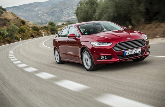 Ford-Werke GmbH: Ford glänzt auf dem Großkundenmarkt 2015 - Ford Mondeo-Flottenverkäufe legen gegenüber Vorjahr um 88 Prozent zu