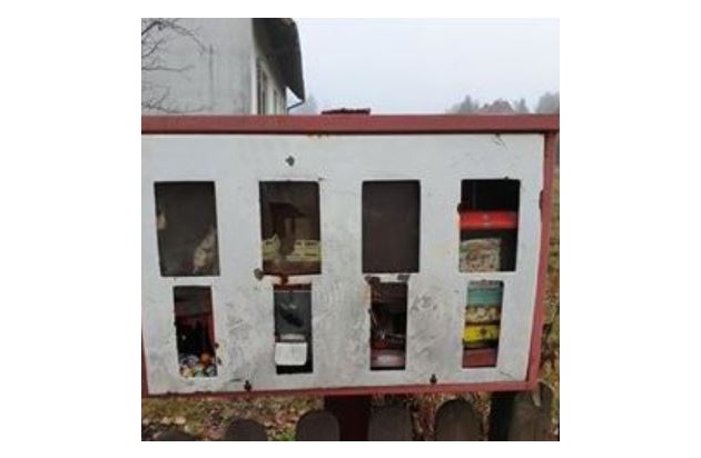 POL-CE: Faßberg - Unbekannte brechen Kaugummiautomaten auf