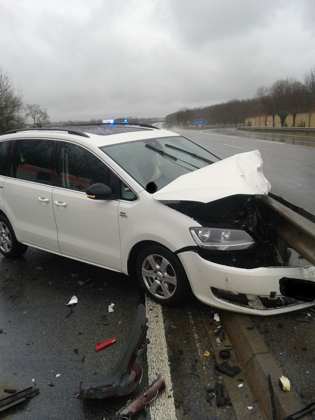 POL-PDNW: Verkehrsunfall auf der A 650 mit tödlich verletzter Person