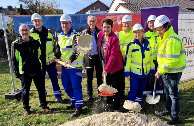 Pressemeldung: Spatenstich: Westconnect startet Glasfaserausbau in Fröndenberg