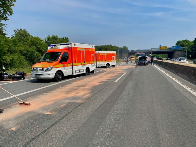 FW Paderborn: Verkehrsunfall mit einem Motorrad auf der Bundesstraße 1