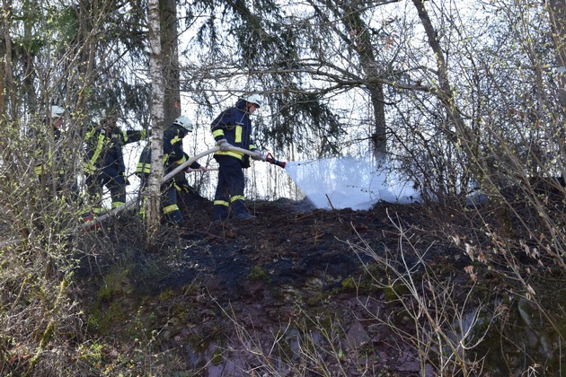 FW-OE: Arbeitsreicher Tag für die Feuerwehr Lennestadt