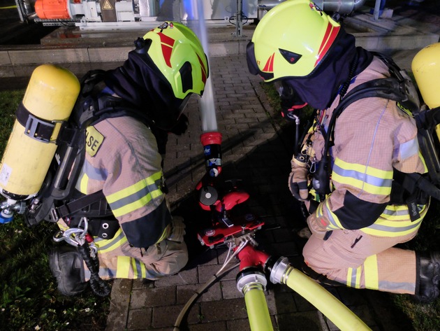 FW-HEI: Feuerwehren üben den Ernstfall - 
Großübung auf dem Wintershall Dea-Gelände Friedrichskoog