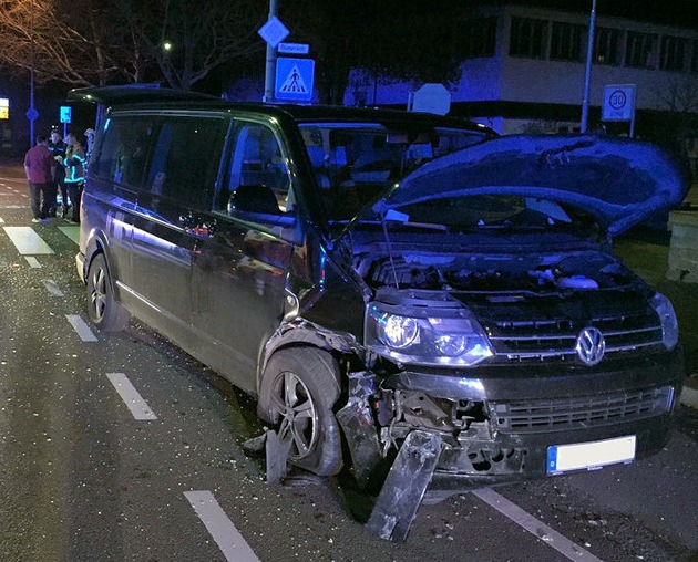 POL-PPWP: Kaiserslautern: Zwei Verletzte und fünfstelliger Schaden