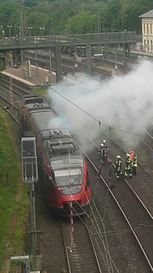 FW-HAAN: Brand in einem Triebwagen am Bahnhof Gruiten