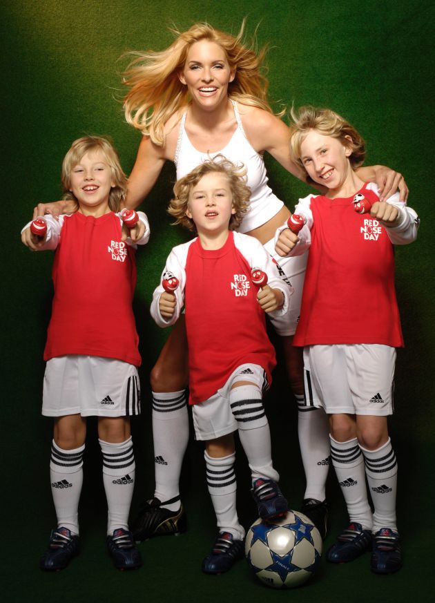 RED NOSE DAY 2006: rote Fußball-Nasen für Kinder in Not!