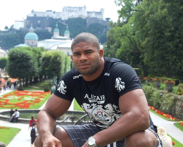 &quot;Demolitian Man&quot; Alistair Overeem sorgte für Aufsehen in der Festspielstadt Salzburg - BILD