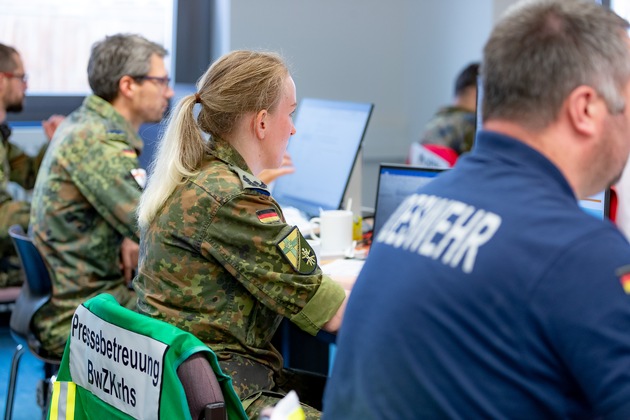 Gesundheitssystem in Krise und Krieg / Sanitätsdienst und BG-Kliniken üben den Ernstfall