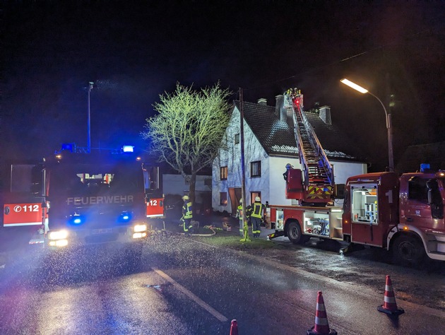 FW-AR: Feuerwehr zu Schornsteinbrand alarmiert