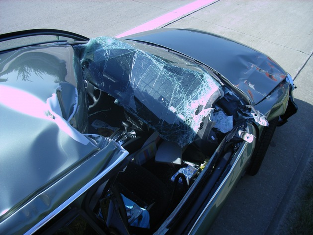 POL-HI: Schutzengel saß mit im Fahrzeug - Unfall auf BAB 7 fordert zwei Verletzte - ein Pkw erlitt Totalschaden -