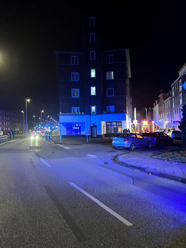 FW-GE: Unruhige Nacht für die Feuerwehr Gelsenkirchen mit zwei Brandeinsätzen